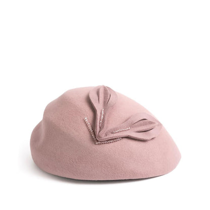 Cappello da donna&nbsp; in 100% lana con applicazione decorativa.